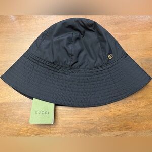 Gucci nylon gg emblem bucket hat in black